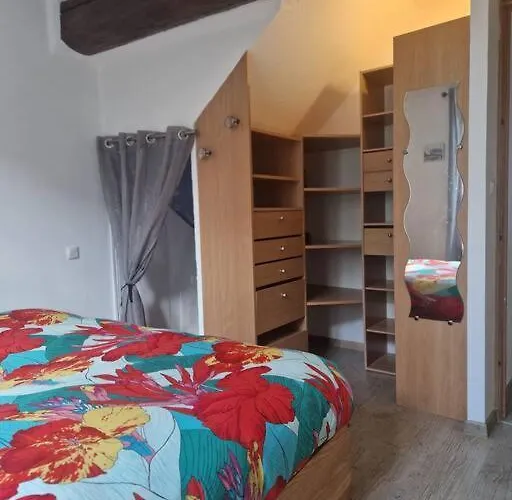 Appartement Dans Le Faubourg Proche De La Plage