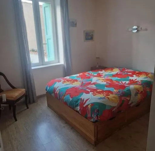 Appartement Dans Le Faubourg Proche De La Plage